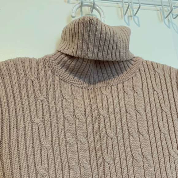 Brown Turtleneck for winter - Picture 4 of 5